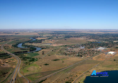 Vanderbijlpark and Sasolburg area from R59/Barrage Rd intersection 25Oct2010